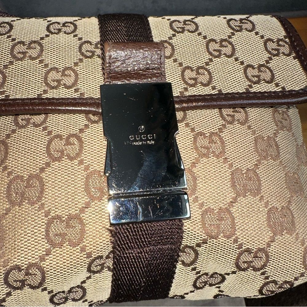 EUC Gucci Canvas Logo Bucket Belt Bag/ Waist Bag - Picture 2 of 15